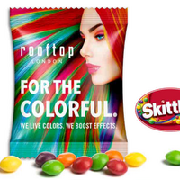 Original Skittles Kaubonbons im individuell bedruckten Werbetütchen